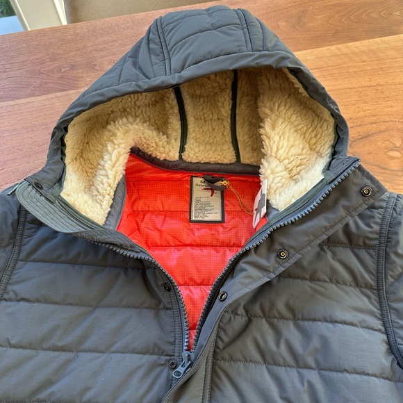 Relwen Channel Anorak in Dark Smoke - Picture 3 of 9